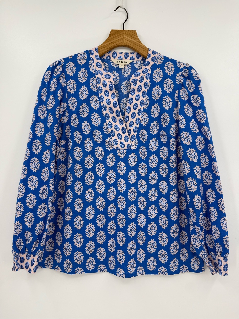 Boden Cotton Notch Neck Top Size in Gallery Blue, Posey Stamp US 4
